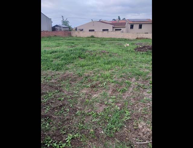 LAND FOR SALE IN ASTON BAY